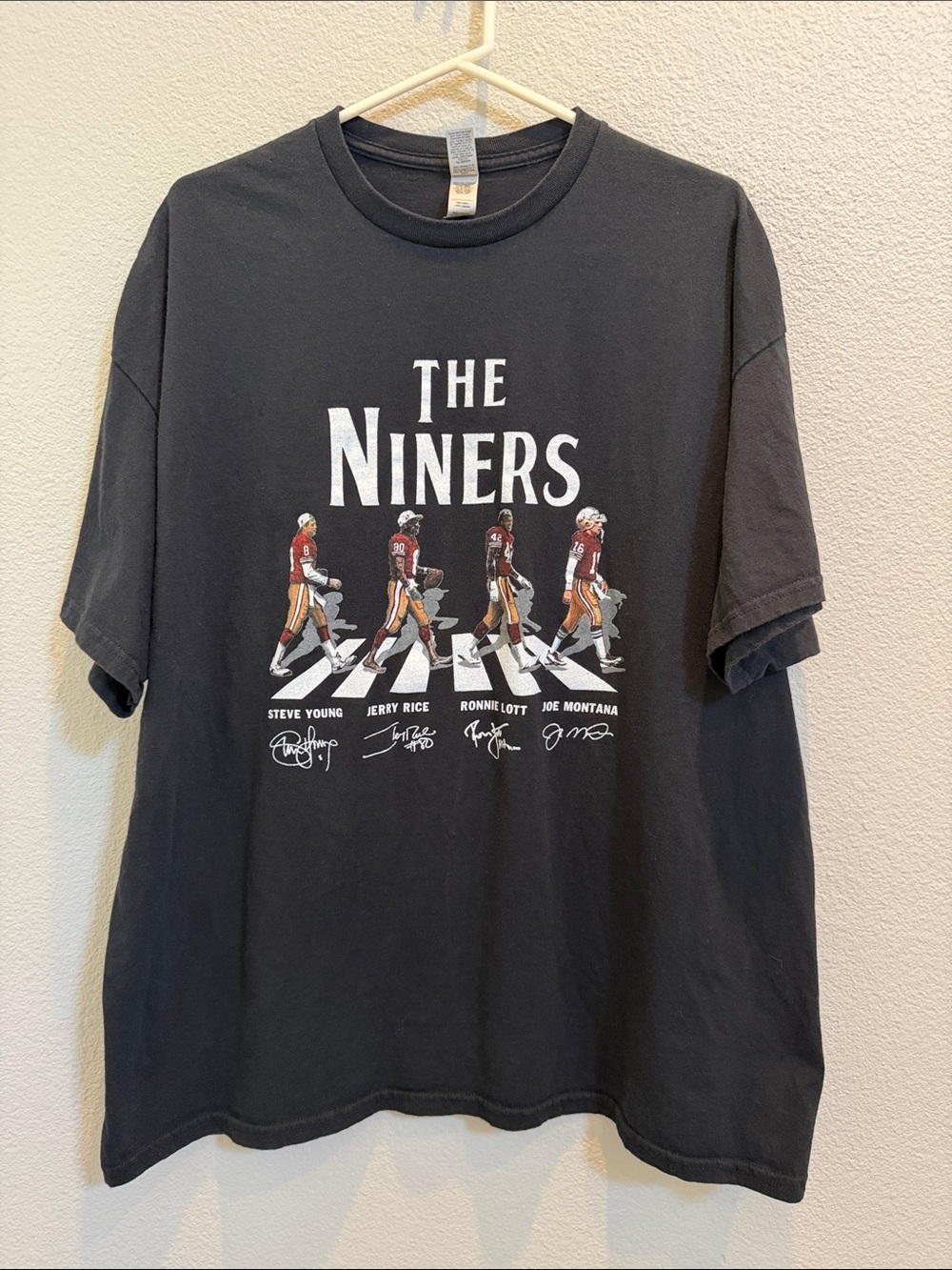 San Francisco 49ers Men’s Black Crewneck T-Shirt Legends Shirt NFL